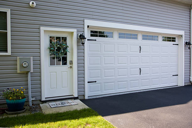 24/7 Emergency Garage Door Panel Replacement experts in Cassville, WV
